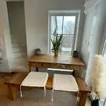 In Modern Begijnhof, 7 Min