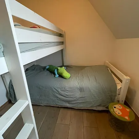 In Modern Begijnhof, 7 Min *