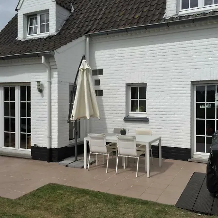 In Modern Begijnhof, 7 Min